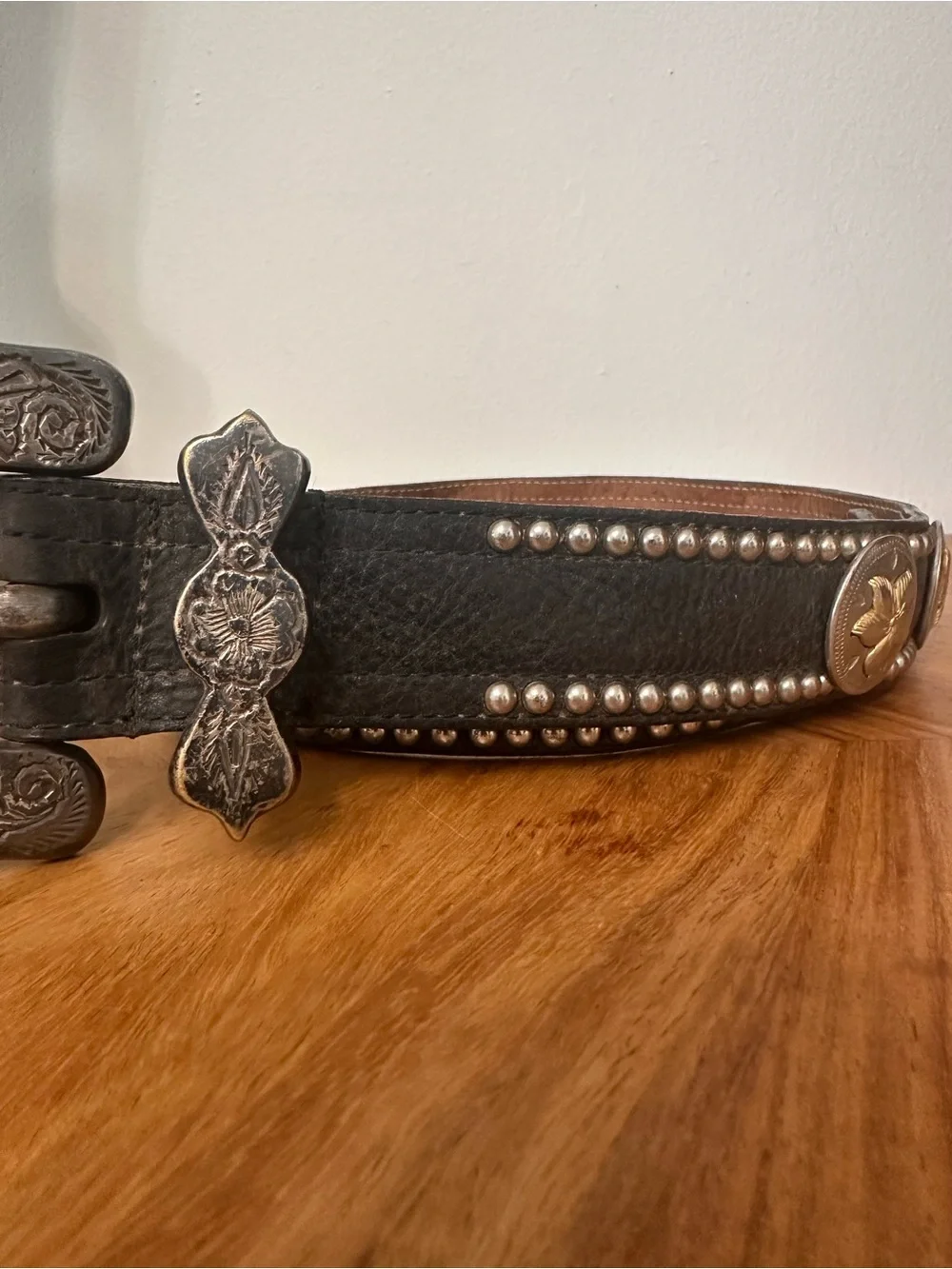 Vtg Studded Silver Gold Toned Conchos Western Leather Belt SZ S/M Ornate Buckle